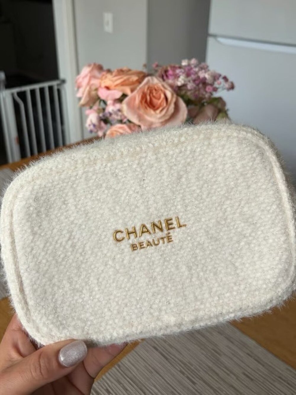 CHANEL Beauté 2024 Holiday White Woven Cosmetic Pouch + Bag NEW